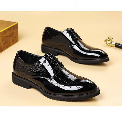 Lace Designer Fashion Business Casual Shoes for Men Spring Summer New Patent Leather Shoes Male Solid Color Wedding Shoe Man