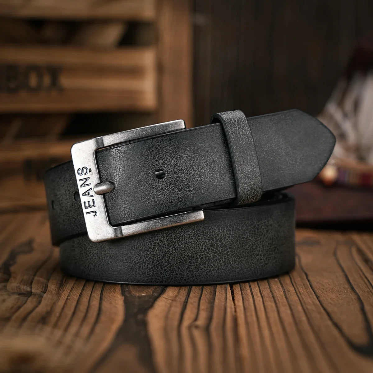 A men's and women's casual retro belt Western style! PU leather belt with metal buckle, suitable for daily work wear