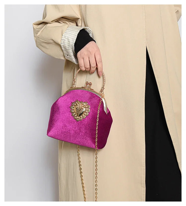 Chains Velvet Frame Heart Dinner Hand Bags Diamonds High Quality Shoulder and Crossbody Bags for Women 2024 Fashion Hot Sale