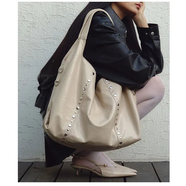 Rivet Women Shoulder Bag Large Capacity Versatile New Soft PU Single Shoulder Underarm Bag Casual Commuting Tote Black Handbag