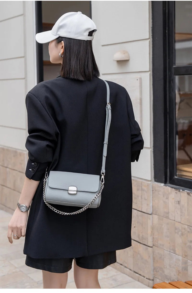 Supple Genuine Leather Women's Barrel Crossbody Bag - Commuter-Friendly Small Chain Strap Shoulder Bag for Everyday Chic