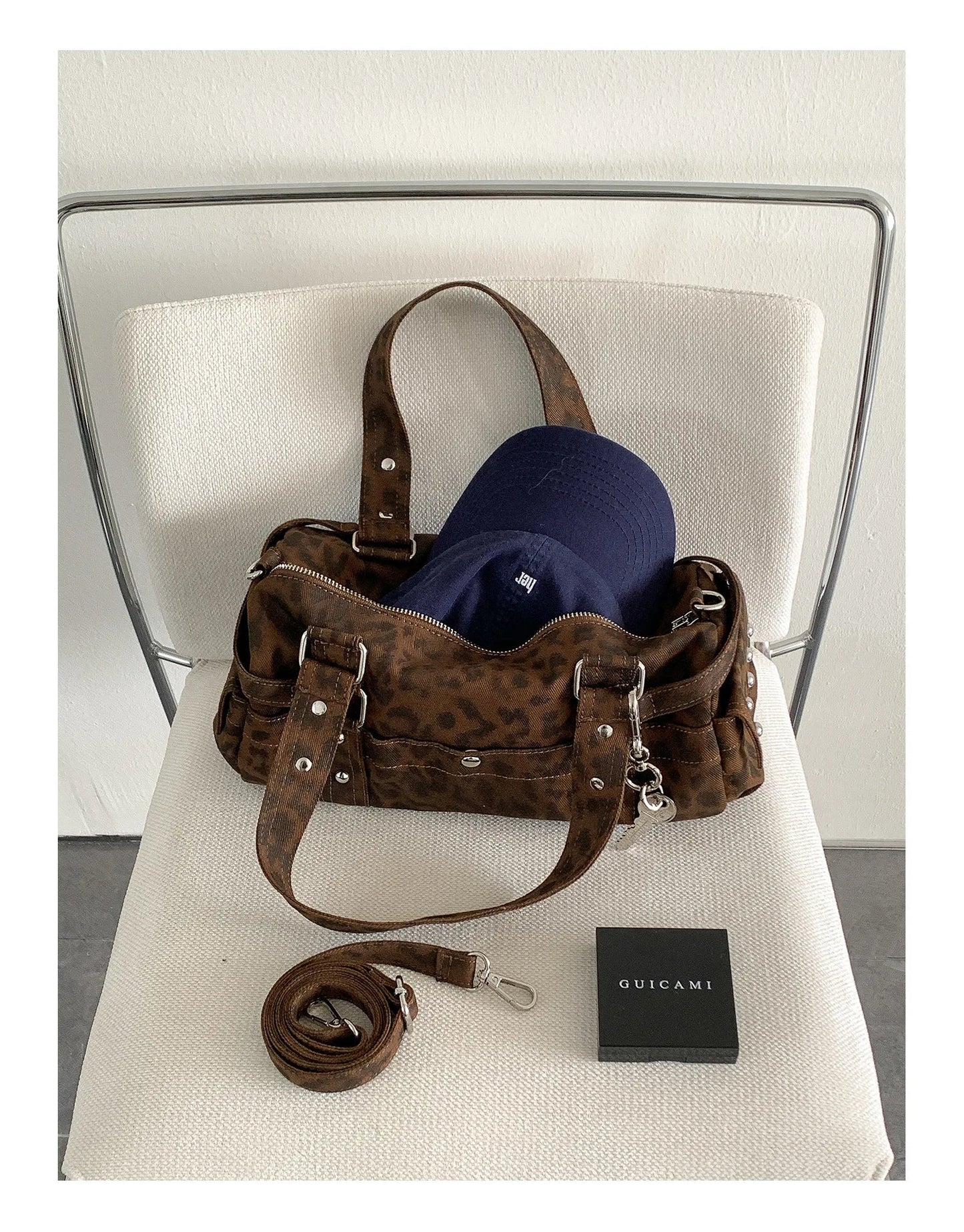 Vintage Leopard Rivet Motorcycle Handbag Barrel Shaped Boston Casual Messenger Bags for Female Shoulder Bag Fashion Ladies Totes