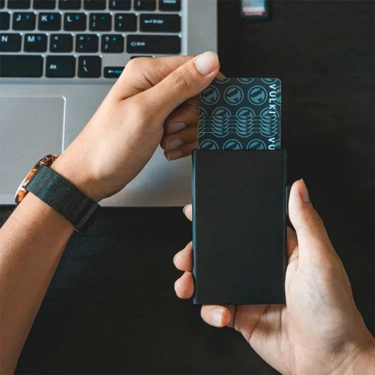 Porte-cartes de crédit intelligent en métal ultra fin pour hommes et femmes, portefeuille minimaliste escamotable, petite bourse noire en métal