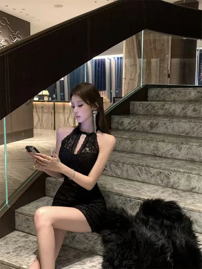 French Sexy Lace Hollow-out Halter Dress Elegant and Fashion Waist-cinching Slim-fit Bodycon Mini Skirt