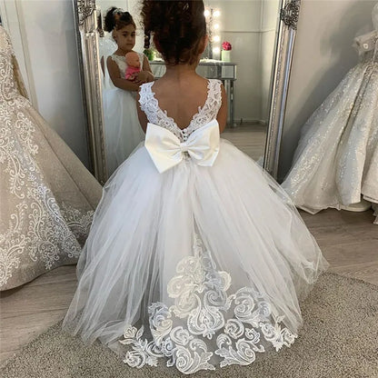 Cute Flower Girl Dresses for Wedding Big Bow Appliques Long Little Pageant Gowns Girls White Tulle First Communion Gowns