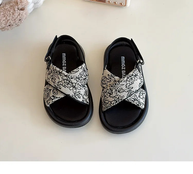 2026 Girls' Sandals Summer New Korean Version Little Girls All Design Sense Cross Strap Beach Sandals Comfort Daily Kids Sandals