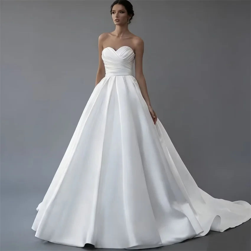 Customized Elegant Simple Satin Pleats Wedding DressesTravel Photography Bride Dress Strapless Korean Style Outward Bridal Gowns