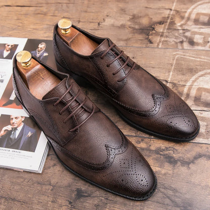Lace-up casual leather shoes Men's wedding carved Brogues men's formal business pointed shoes Groom's leather shoes