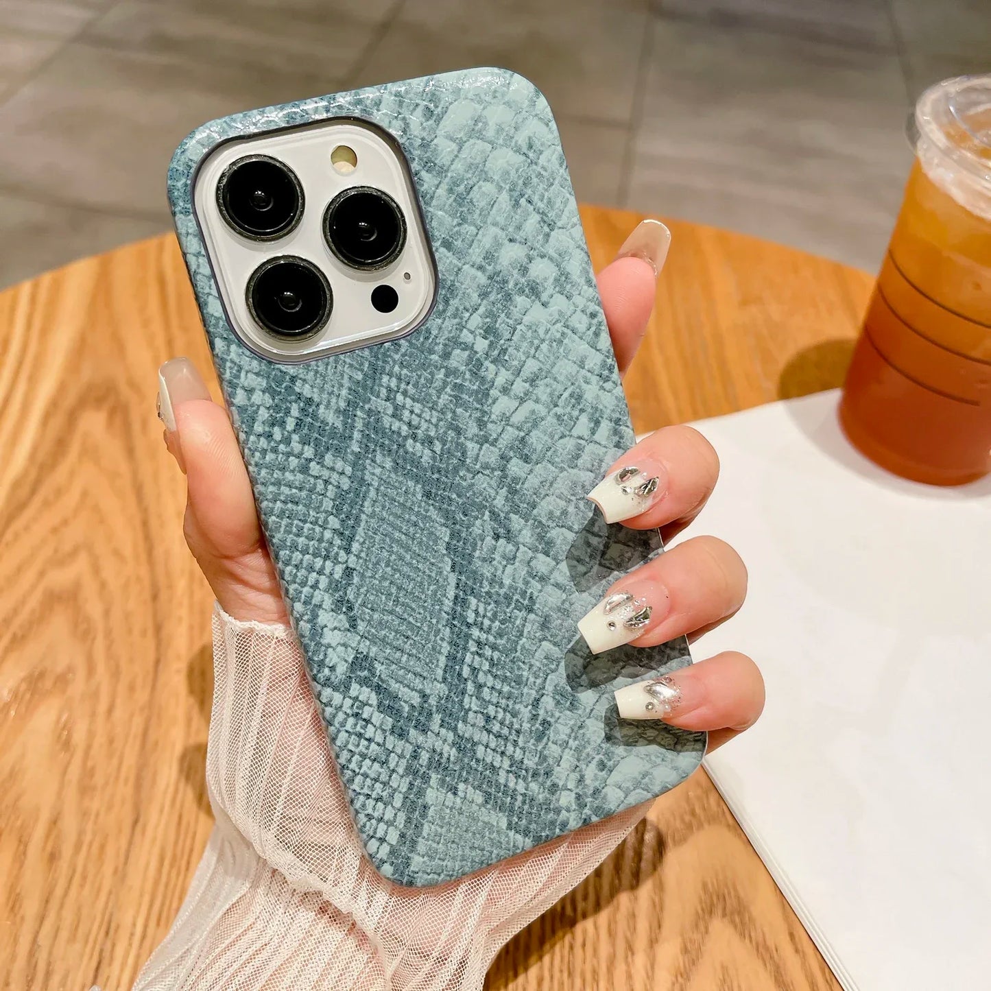 Luxury Snake Texture Leather Phone Case for iPhone 16 15 14 Pro Max Plus 13 12 11 Cases Leather Soft Cover Woman Girl