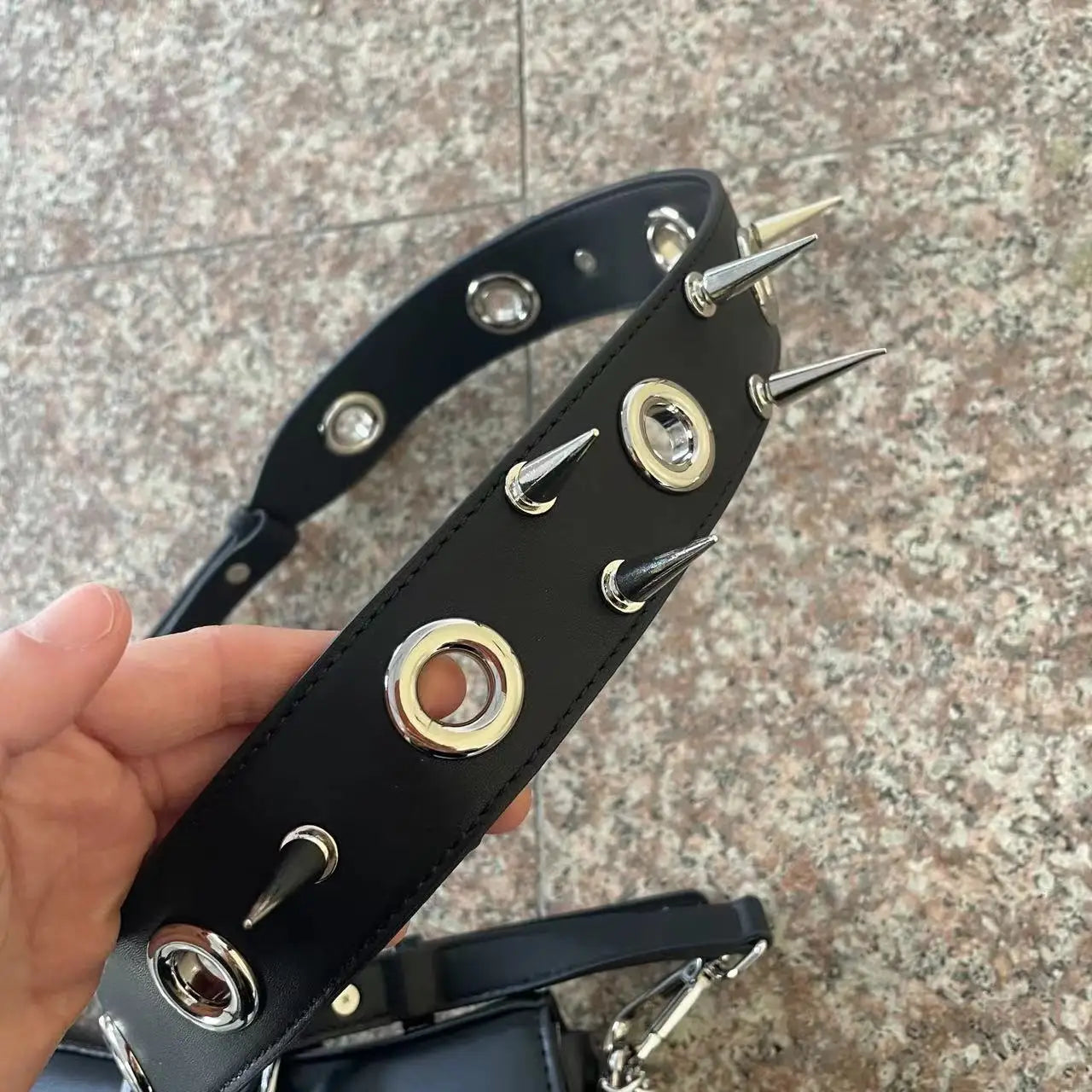 Y2K Vintage Gothic Cool Underarm Tote Bag Rivet spike Chain One Shoulder Handbag Leather Rock Girls Crossbody Bags