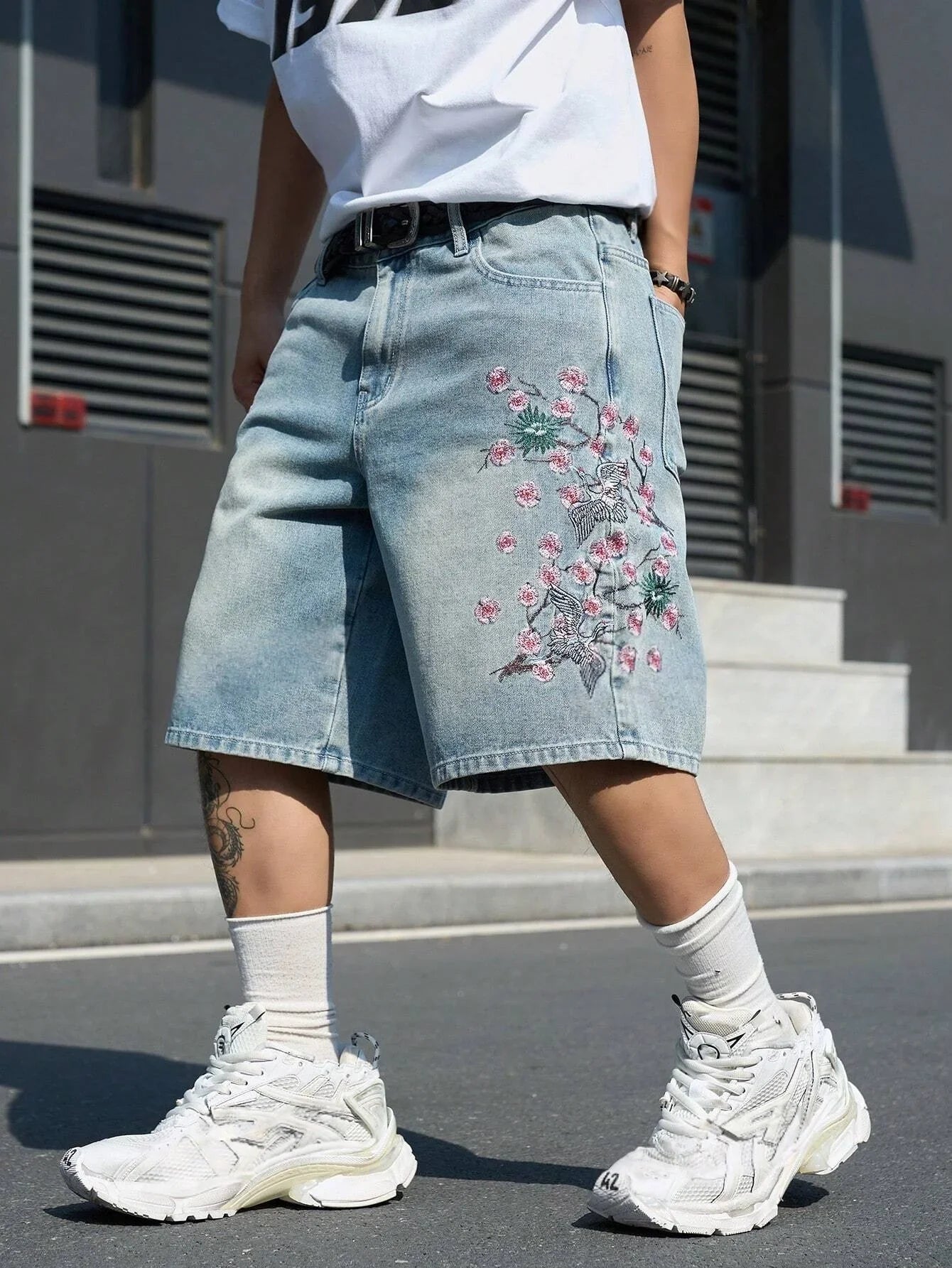 Men's Light Blue Cherry Blossom Embroidered Denim Shorts, Loose Wide-Leg Streetwear Trendy Denim Capris