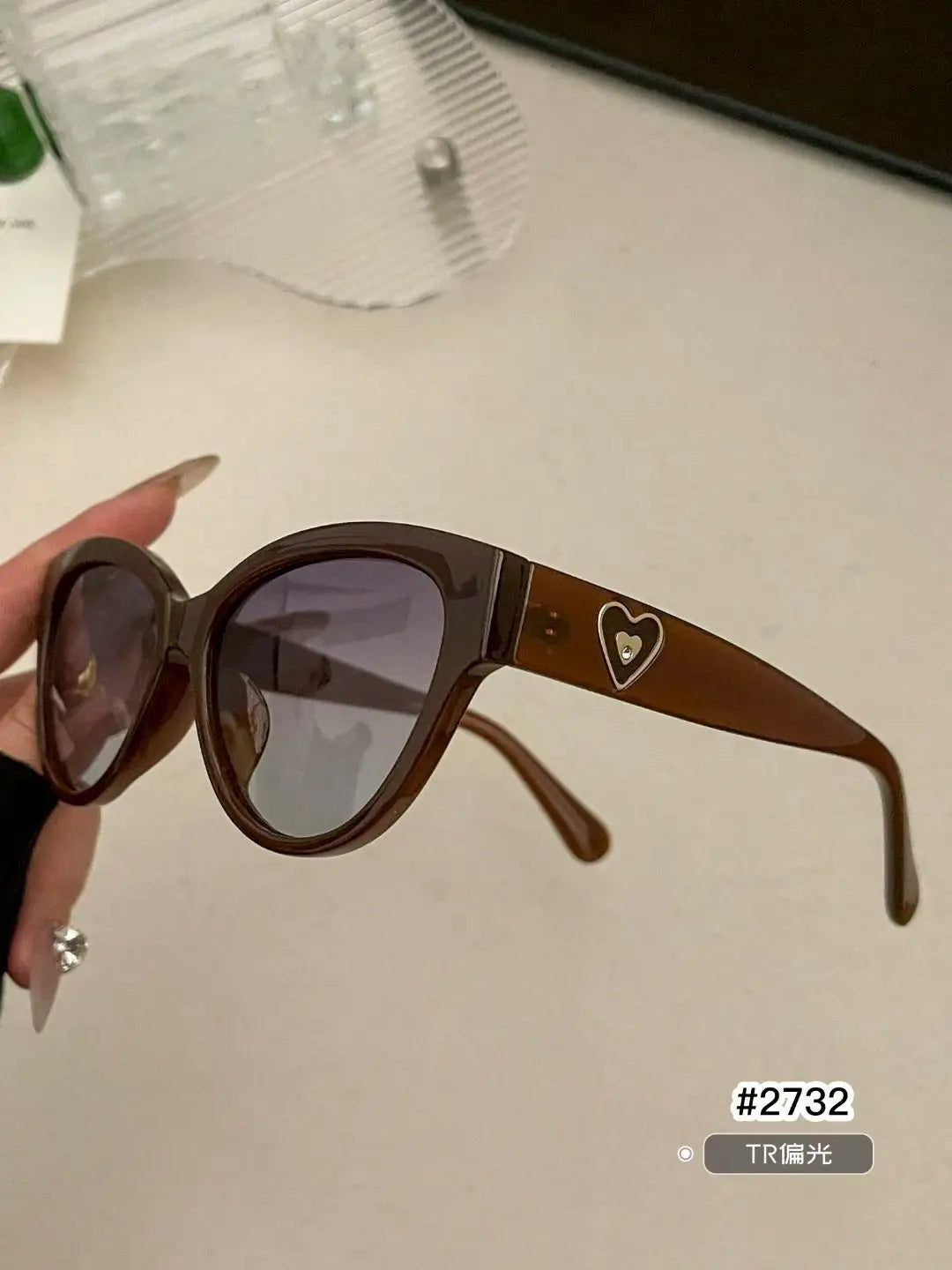 Retro TR Polarized Cat Eye Sunglasses for Women Heart Shape Metal Hinge Decoration Shades UV400 Protective Fashion Sun Glasses