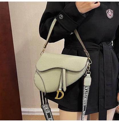 24*20*6cm Hot selling light luxury underarm saddle bag, new niche design, casual shoulder crossbody bag bags