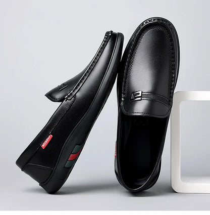 2026 New Solid Color Business Casual Shoes for Men Spring Autumn Soft Leather Shoes Male Fashion Light Driving Shoes Man