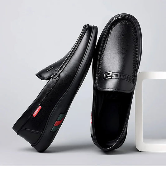 2026 New Solid Color Business Casual Shoes for Men Spring Autumn Soft Leather Shoes Male Fashion Light Driving Shoes Man