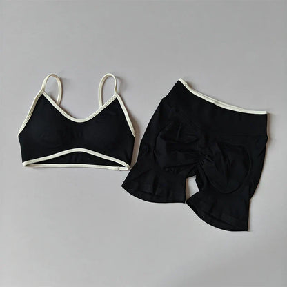 2PCS Yoga Suit Seamless with Chest Pad Tight Sports Bras and High Waist Shorts Outside Wear Running Exercise Fitness Yoga Set