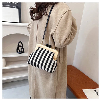 Fashion Striped Wooden Clip Shell Women Shoulder Bags Elegant Crossbody Bags Clutch Purses for Party 2026