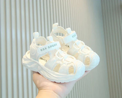 Kids Summer Breathable Mesh Sandals Boys Girls Closed Toe Sport Shoes With Magic Strap In Black And White For Toddlers Outdoor
