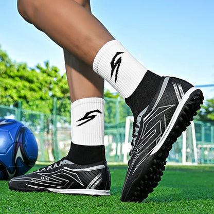 Adult anti slip TF/broken nail men's breathable sports shoes new couple outdoor lightweight soccer shoes
