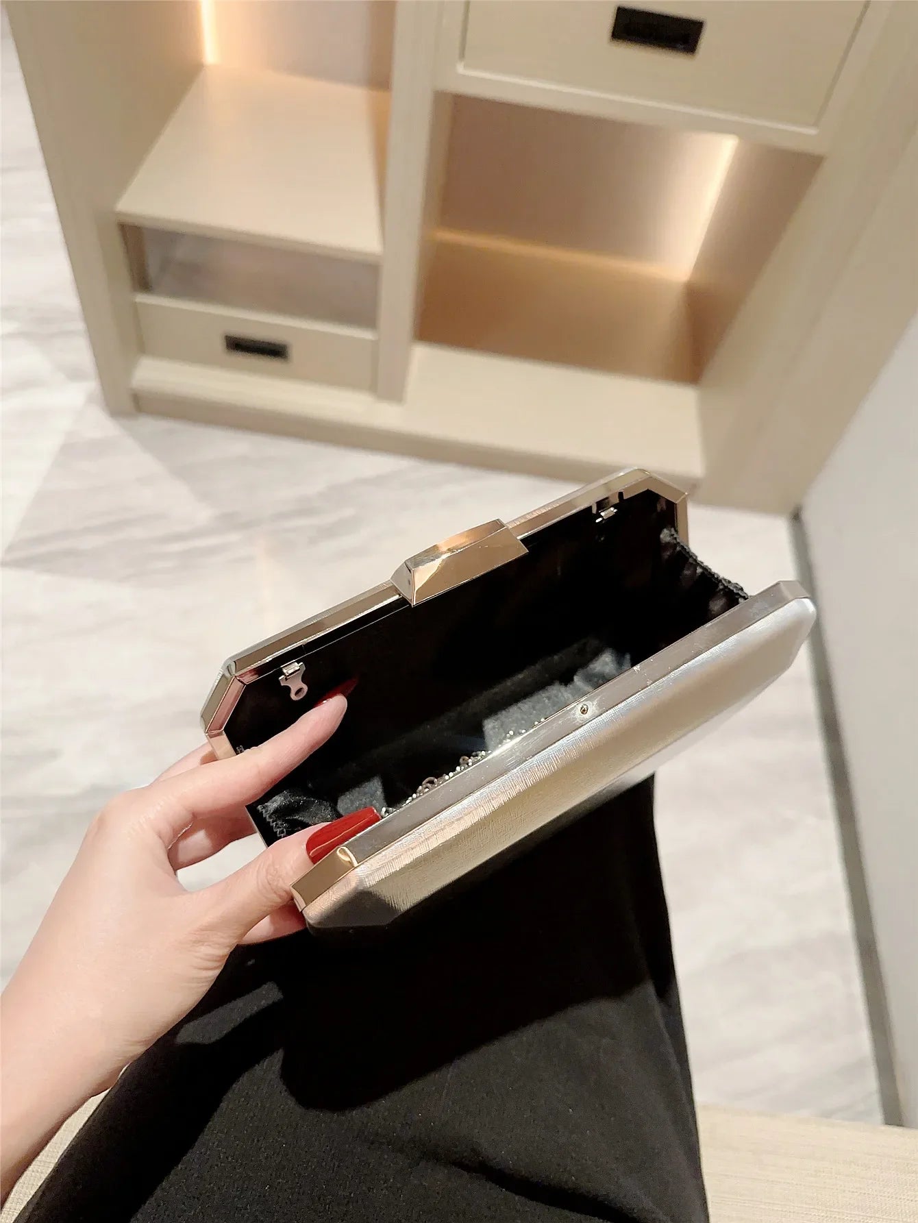 European and American Fashionable Dinner Bag Metal Buckle Clutch Bag Square Box Bag Crossbody Chain Bag Evening Bag Dress Bag