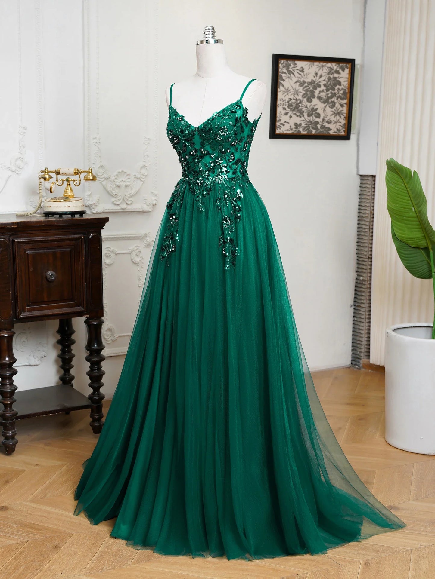 Sling Evening Dresses Sexy Spaghetti Straps V-Neck Illusion Sequins Appliques Prom Dress A-Line Train High Split Gowns