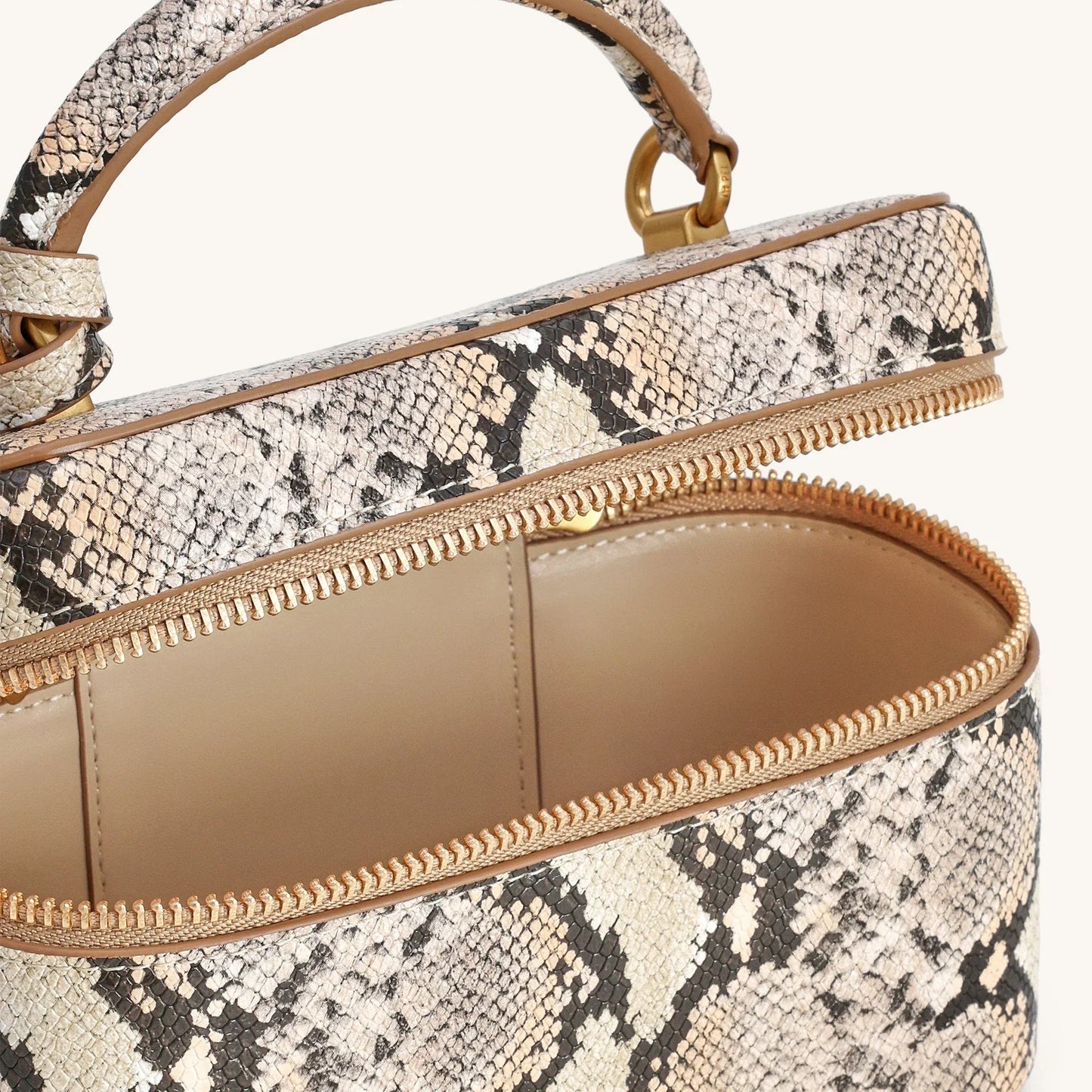 Textured Leather Crossbody Bag for Women, Designer Shoulder Purse with Letter Logo, Chic Commuter Handbag