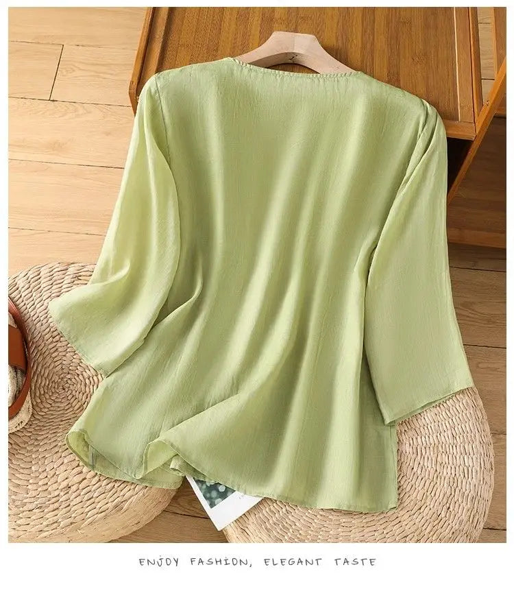 Retro Round Neck Cotton and Linen Embroidered Shirt for Women in Summer New Loose and Elegant Temperament Five-point Sleeve Top