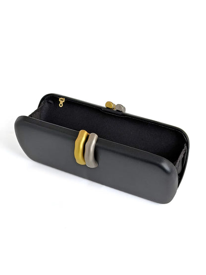 Stylish and luxurious design womens clutch evening bag shoulder bag/crossbody bag with chain suitable for weddings and parties.