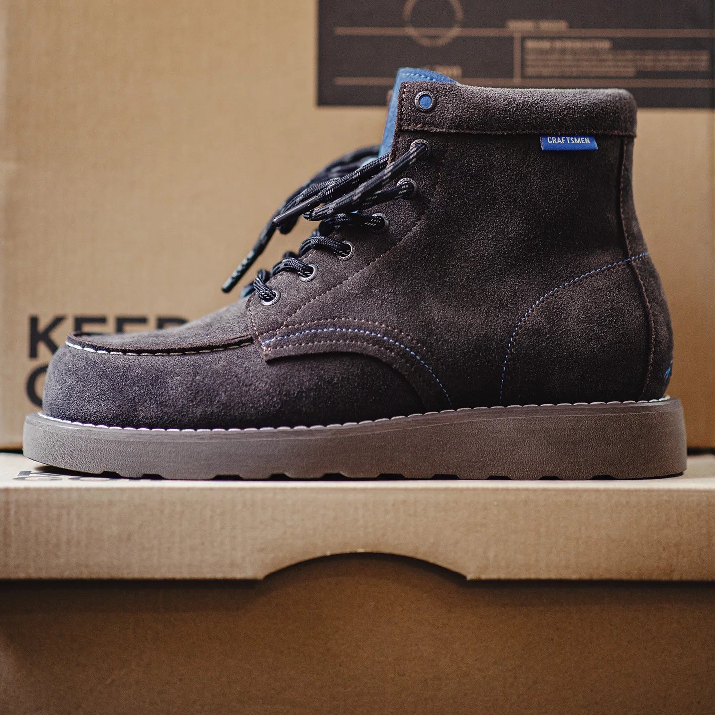 Men's Retro Brown High Top Work Boots Chunky Sole  Lace-Up Cow Suede Thermal Combat Boots for Autumn and Winter Shoes