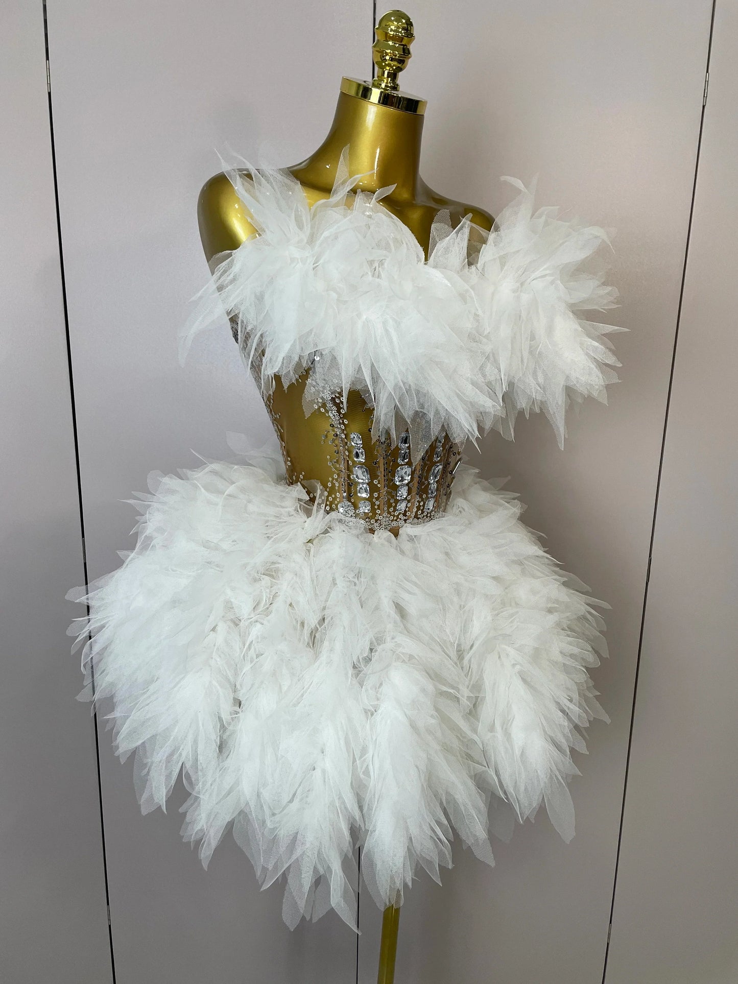 2025Women Sexy Backless Strap Mesh Fluffy Skirt 2 Pieces Diamond Sequins Stage Performance Costume Birthday Party Shooting Dress