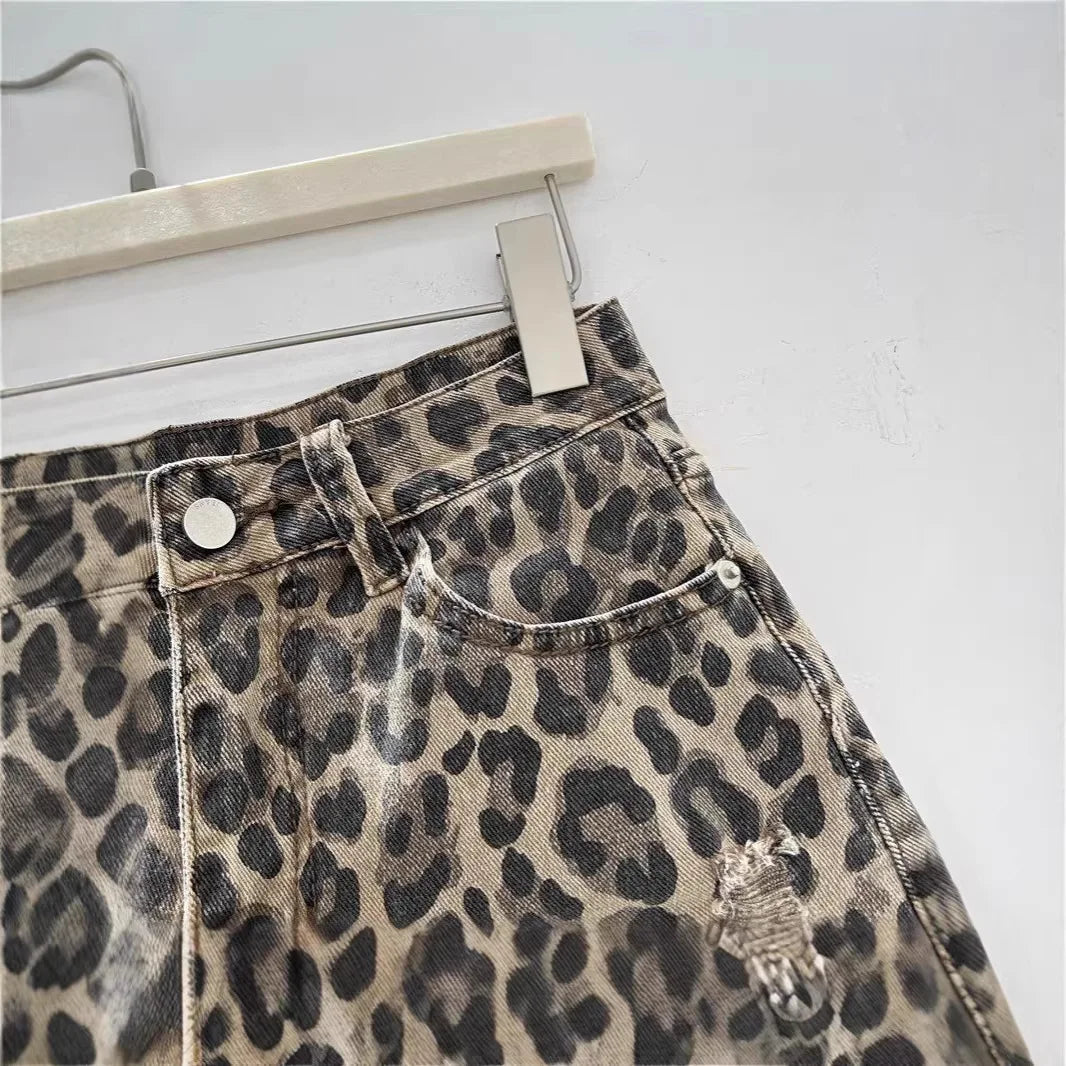 2026 Summer New Retro Leopard Print Ripped Edge Low Waist Denim Shorts Women