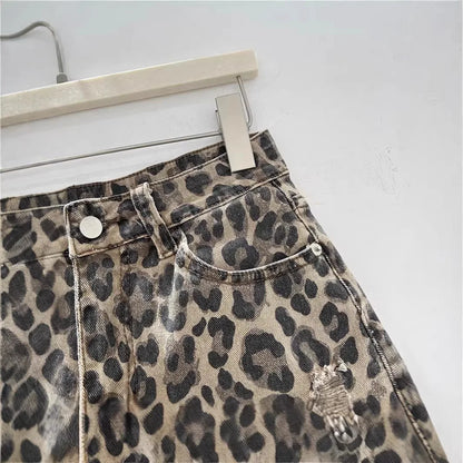 2026 Summer New Retro Leopard Print Ripped Edge Low Waist Denim Shorts Women