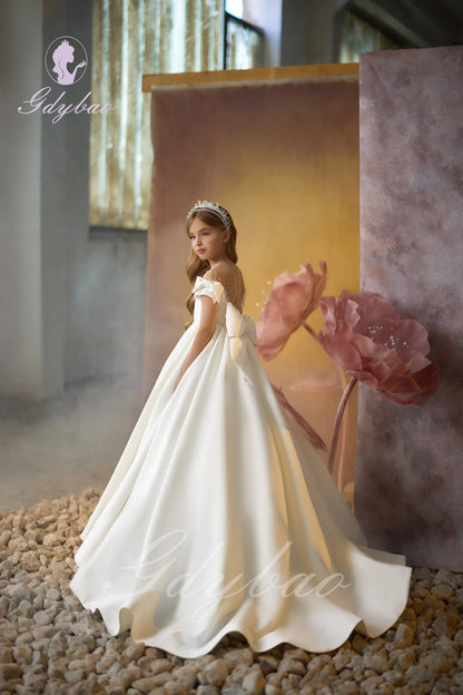 Elegant Satin Flower Girl Dress For Wedding Beaded Short Sleeves Puffy With Bow Kids Birthday Party First Communion Ball Gown