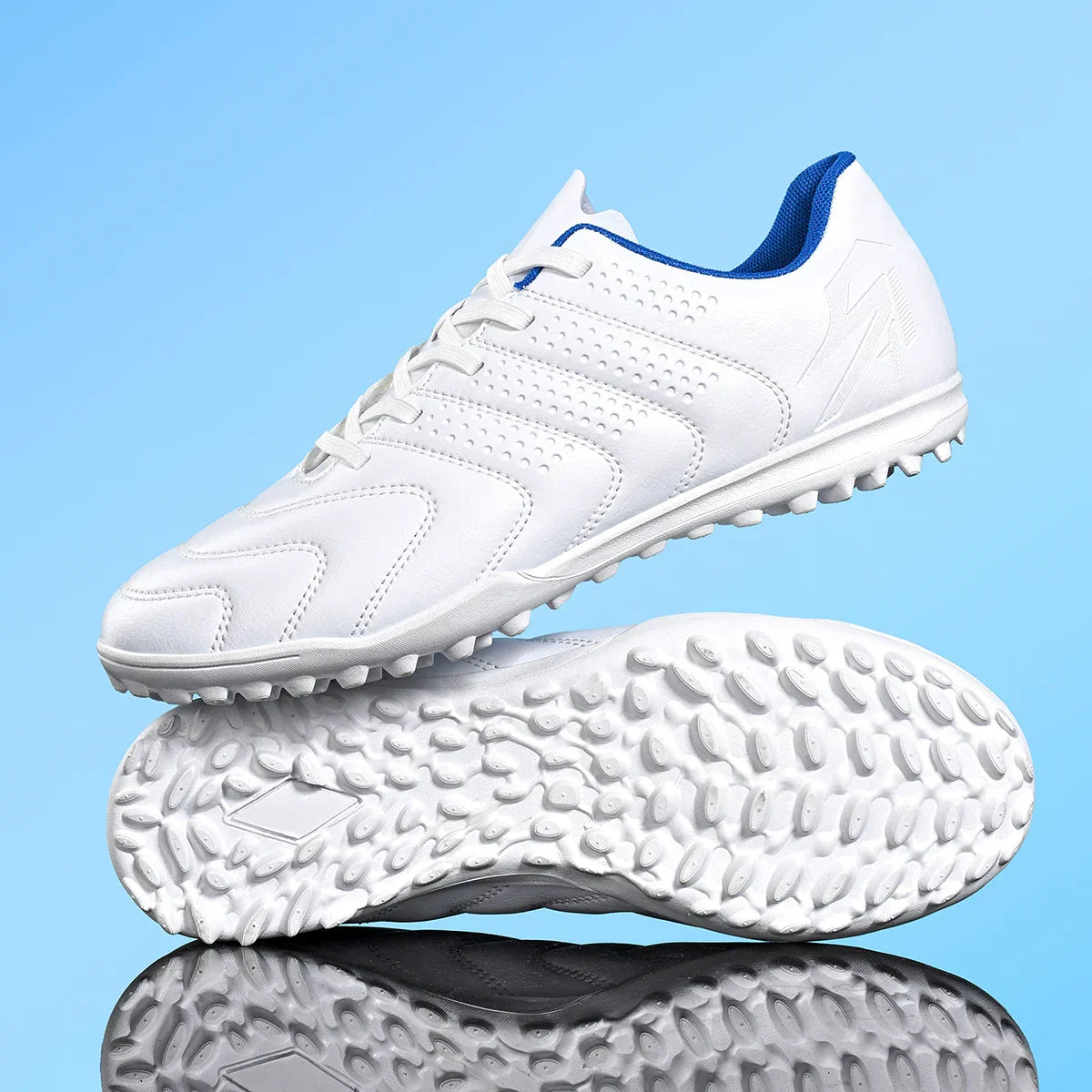 High quality low cut TF sports football shoes, comfortable, breathable, and non slip, effectively protecting the ankle