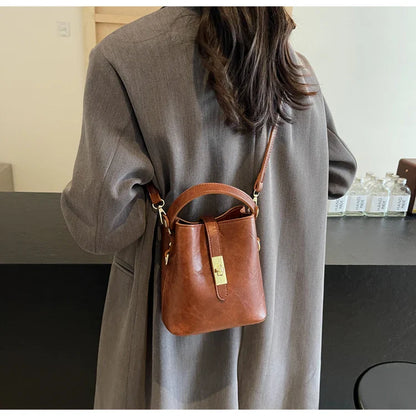 Retro small bag women 2024 new autumn/winter messenger bag fashion HOT portable bucket bag