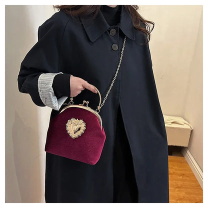 Chains Velvet Frame Heart Dinner Hand Bags Diamonds High Quality Shoulder and Crossbody Bags for Women 2024 Fashion Hot Sale