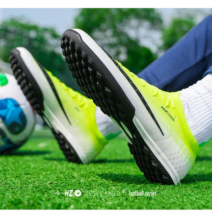 New Men Soccer Shoes Futsal Cleats Ultralight Hot Sale Football Boots Unisex High-quality Women Professional TF/FG Sneakers