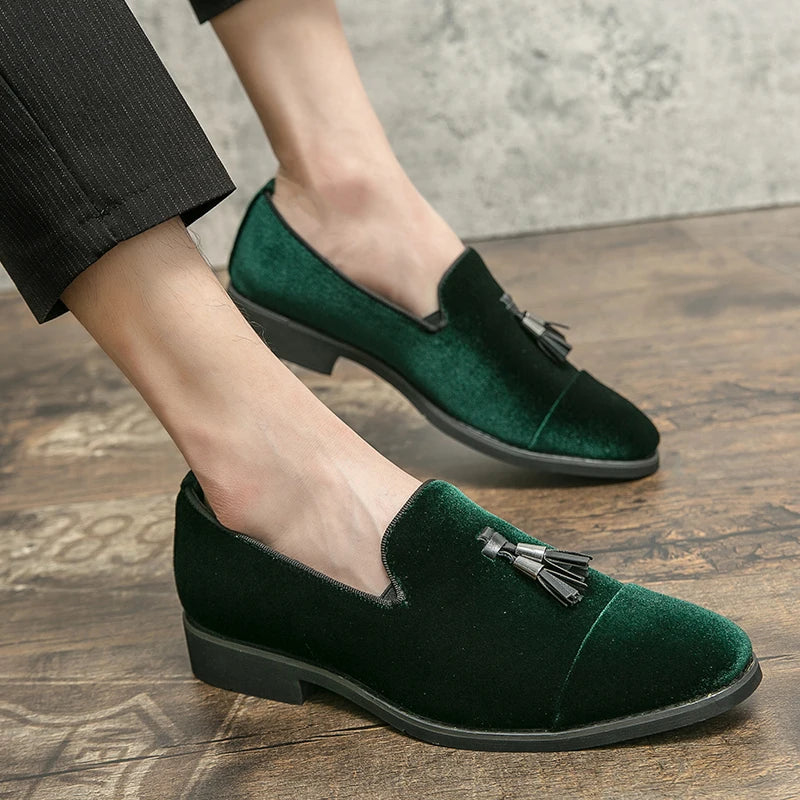 Luxury Brand Suede Green Loafers Men Slip-on Tassel Soft Leather Wedding Shoes Flats Men Shoes Casual Shoes Nubuck Leather Shoes