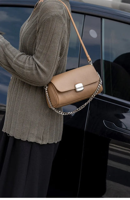 Supple Genuine Leather Women's Barrel Crossbody Bag - Commuter-Friendly Small Chain Strap Shoulder Bag for Everyday Chic