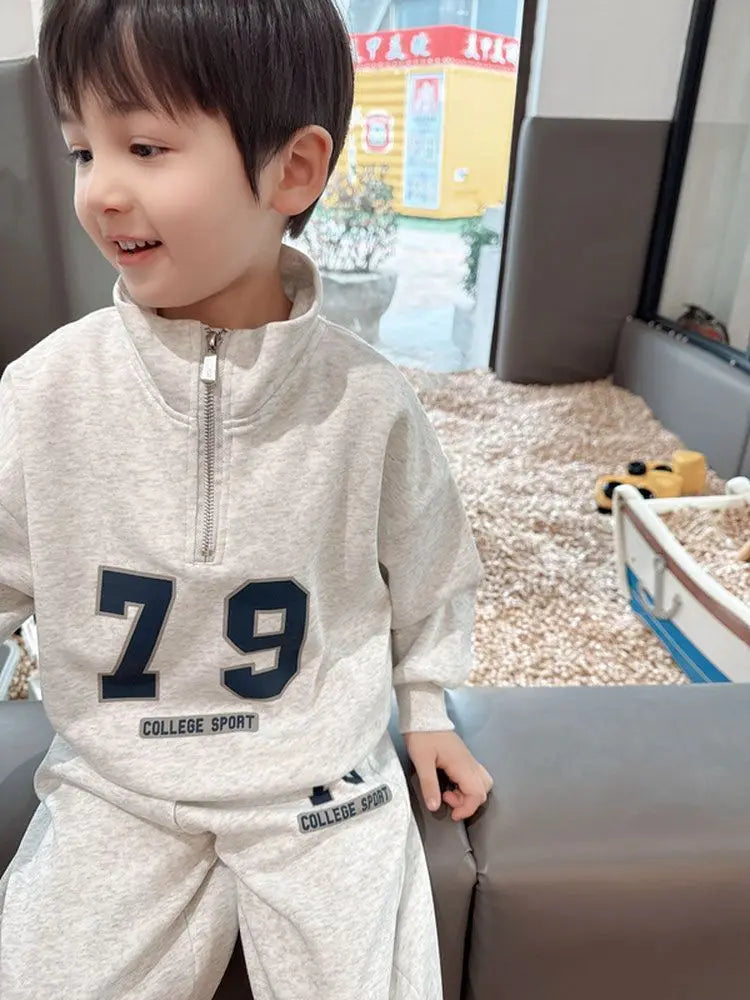 Boy White Grey Stand Collar Letter Sets Loose Casual Cotton Sports Suit Spring Autumn Children's Fashion Tops+Pants 2pcs 1-5 Yrs