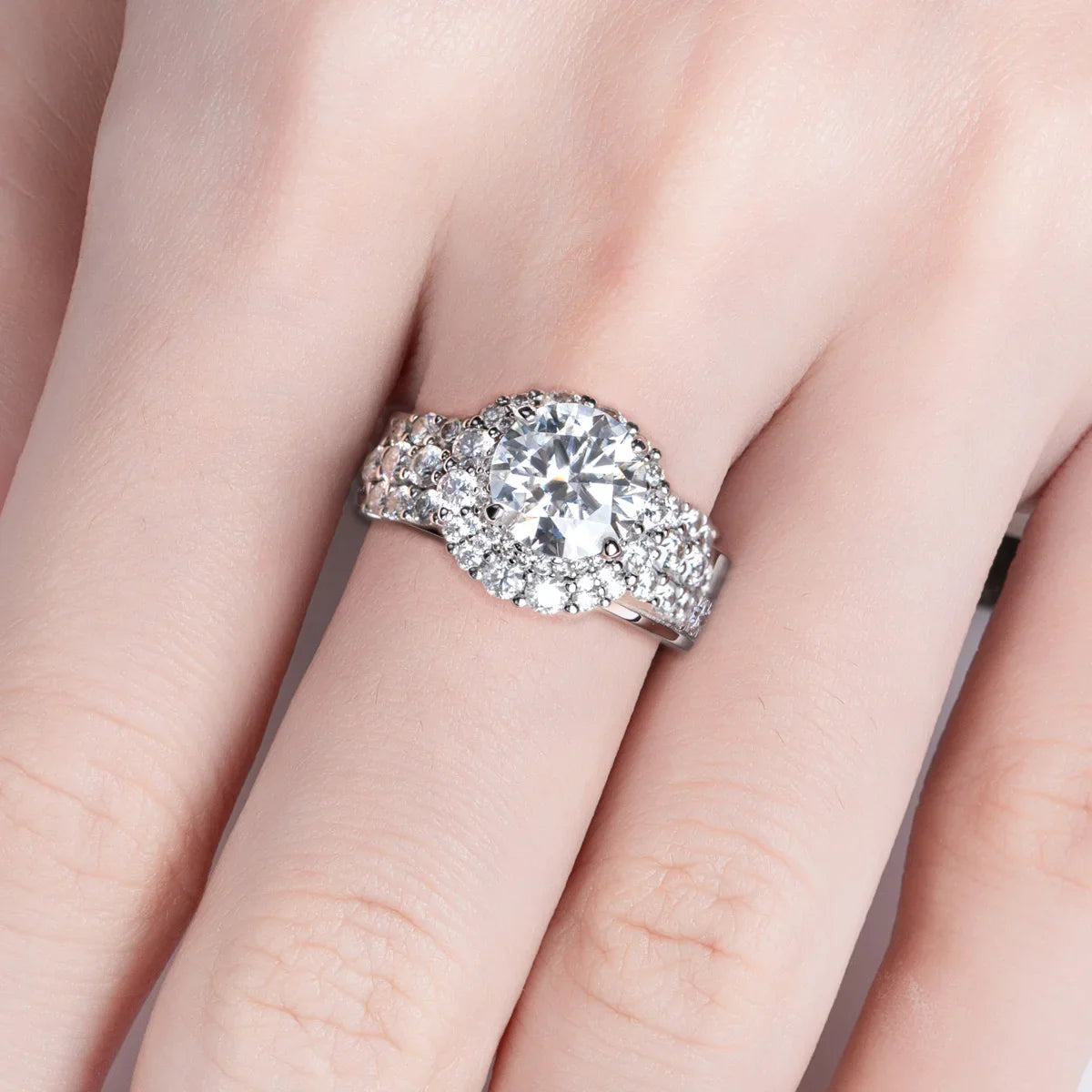 4.92cttw D Color Moissanite Halo Engagement Ring 18K Gold Plated Luxury Wedding Band Rings For Women Jewelry Wholesale
