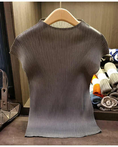 Miyake Versatile Classic Simple Solid Color Stand Up Collar Pleated Top Women Slim Slim Short Sleeve Miyake T-shirt Summer 2025
