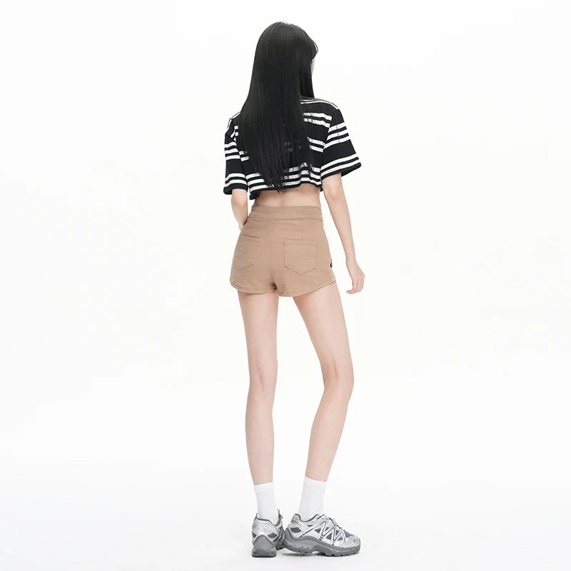 Pure Desire Slim Hip Hugging Hot Pants Old Money Style Hip Enhancing Multi Button High Waist Tight Summer New Denim Shorts