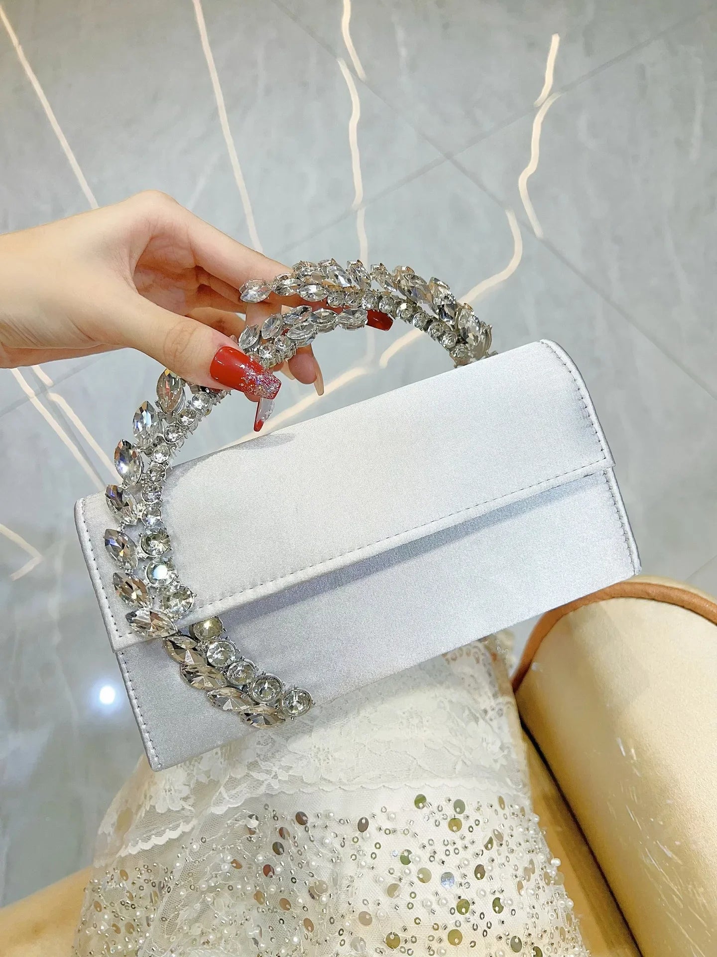 Luxury Satin Metal Handheld Women Handbag Crystal Shiny Rhinestones Diamond Evening Bags Wedding Party Clutch Purse Shoulder Bag