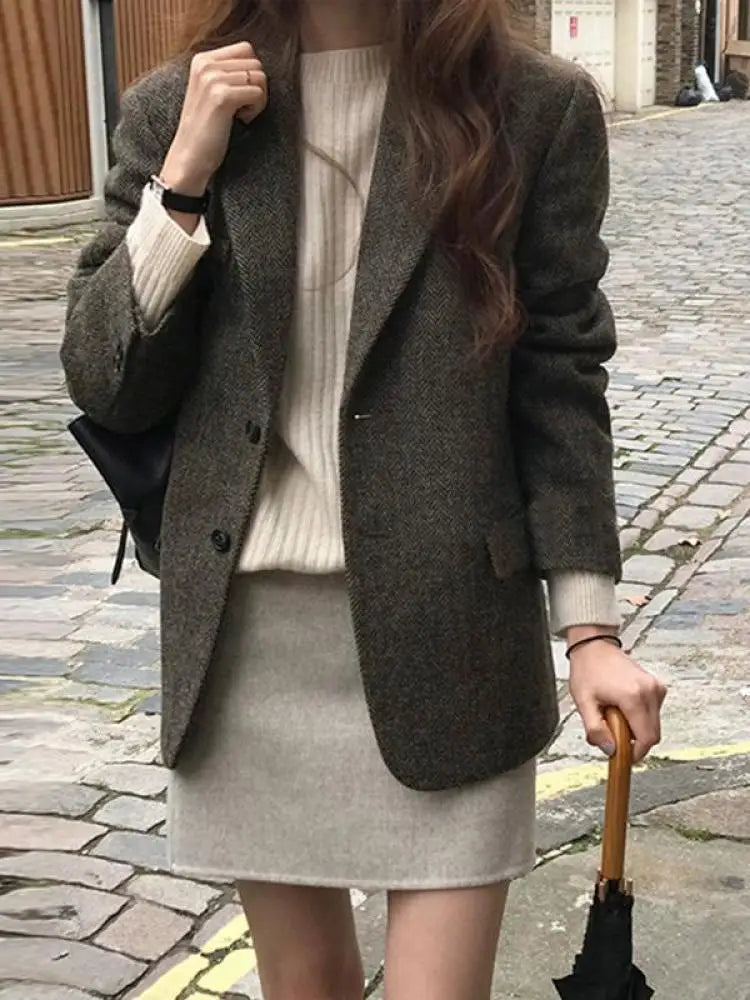 Korean Version Retro Women Long Sleeved Office Lady Short Blazer Coat 2025 Autumn Winter Single Breasted Vacation Tops Versatile
