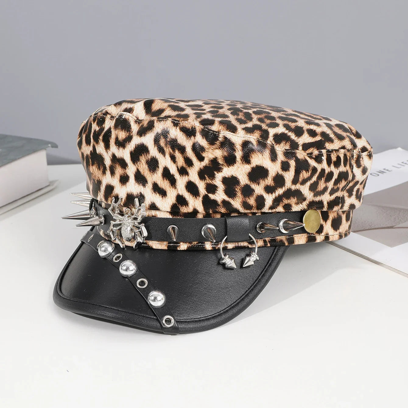 Sweet cool Spice Girl style riveted spider hoop PU leather newsboy hat Y2K fashion trend shopping face small beret