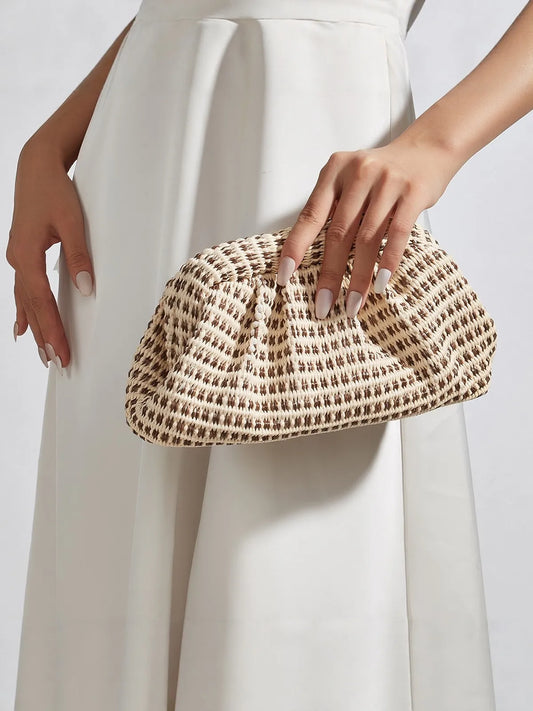 2026 Spring and Summer New Fashion Woven Handbag French Lazy Cloud Flower Bag Women's Commuter and Vacation Dual-purpose Bag