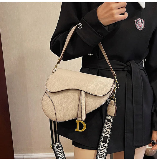 24*20*6cm Hot selling light luxury underarm saddle bag, new niche design, casual shoulder crossbody bag bags