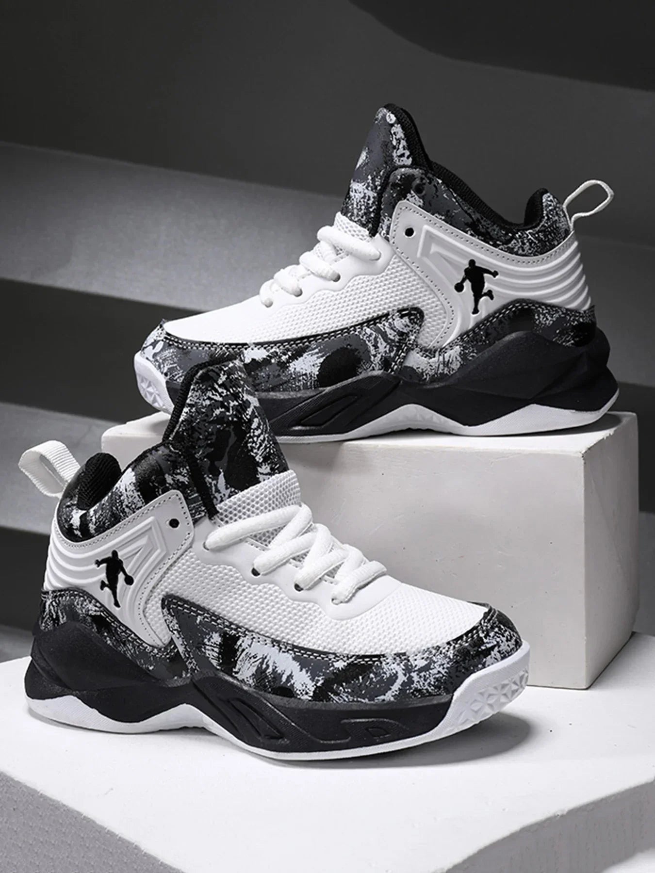 2025 New Boys Brand Basketball Shoes for Kids Sneakers Thick Sole Non-slip Children Sports Shoes Child Boy Basket Trainer Shoes