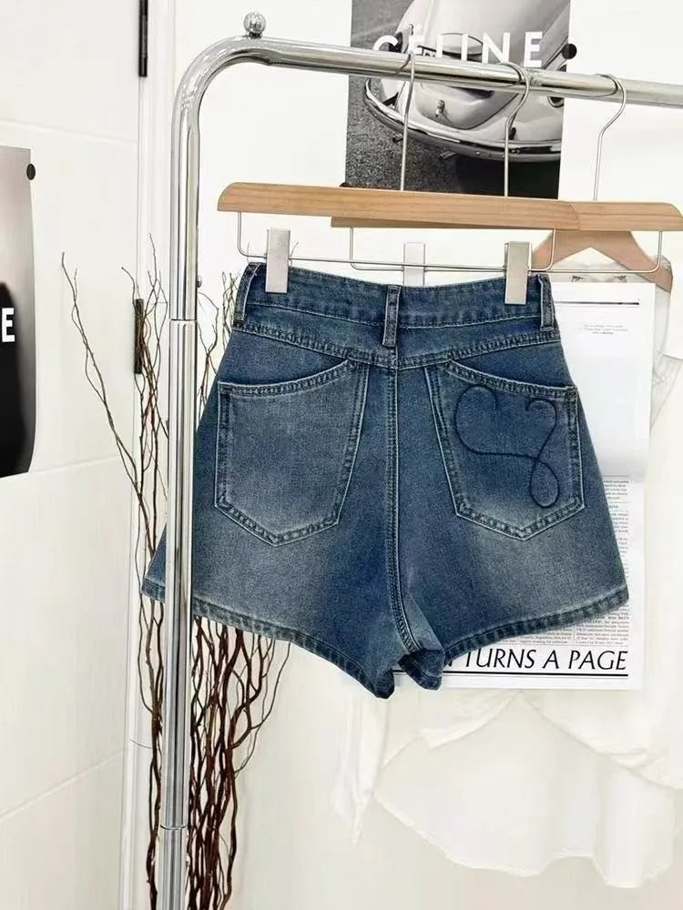 2026 New Women's High Waist A-Line Shorts Vintage American Style Slim Fit Heart Embroidery Casual Streetwear Denim Shorts
